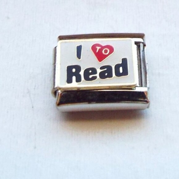 I heart to read on white enamel 9mm stainless steel italian charm bracelet link - Picture 1 of 2